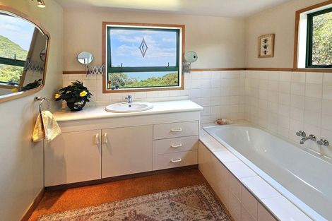 Photo of property in 149 Cornwallis Road, Cornwallis, Auckland, 0604