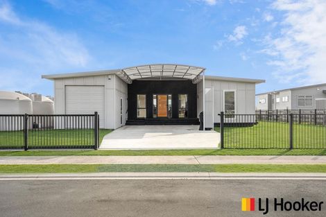 Photo of property in 42 Westside Road, Port Waikato, Tuakau, 2695