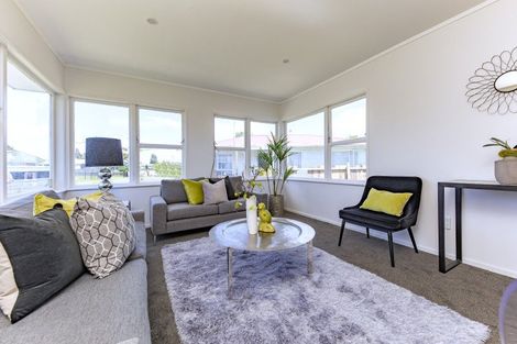 Photo of property in 101 Raglan Street, Mangere East, Auckland, 2024