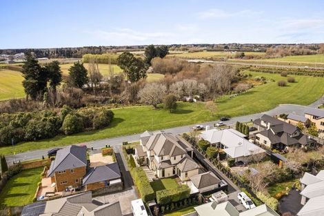 Photo of property in 68 Willowview Drive, Redwood, Christchurch, 8051