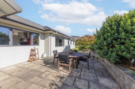 Photo of property in 27 Kinder Street, Acacia Bay, Taupo, 3330