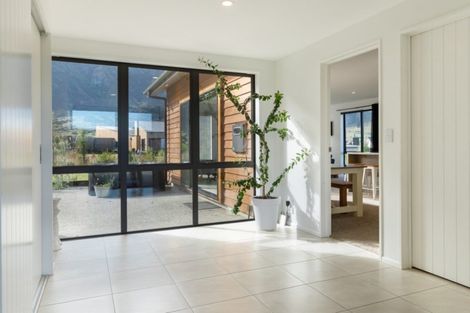 Photo of property in 1 Hovingham Court, Jacks Point, Queenstown, 9371