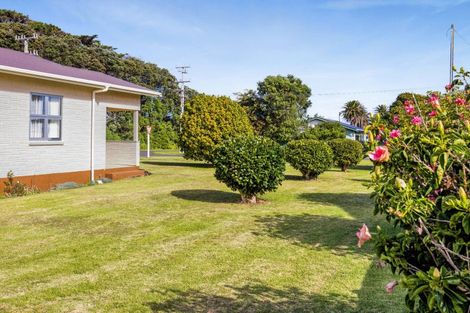 Photo of property in 16 Layard Street, Opunake, 4616