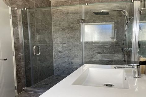 Photo of property in 7 Vinistra Road, Kumeu, 0810