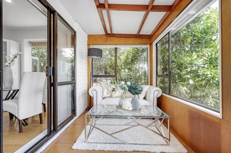 Photo of property in 2/3 Barron Drive, Green Bay, Auckland, 0604