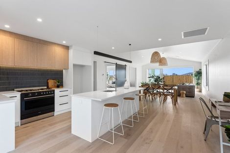 Photo of property in 7 Pihoihoi Close, Waikanae, 5036