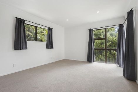 Photo of property in 406 Scenic Drive, Waiatarua, Auckland, 0612