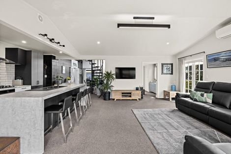 Photo of property in 4a Riverside Drive, Point Wells, 0986