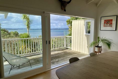 Photo of property in 37 Gill Avenue, Te Atatu Peninsula, Auckland, 0610