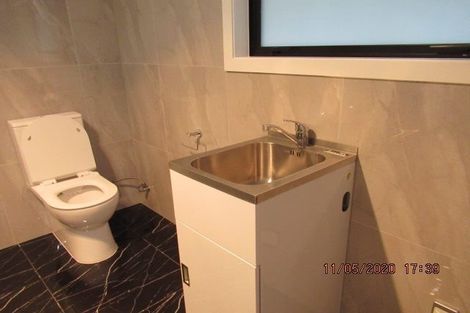 Photo of property in 5 Fernhaven Place, Massey, Auckland, 0614