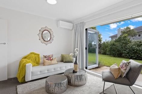 Photo of property in 2/133 Shakespeare Road, Milford, Auckland, 0620