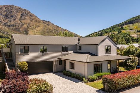 Photo of property in 20 Amber Close, Arthurs Point, Queenstown, 9371