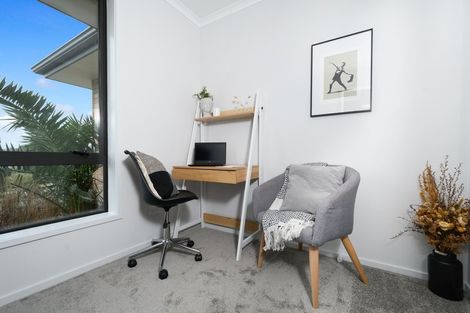 Photo of property in 5 Gavinike Place, Waimauku, 0812