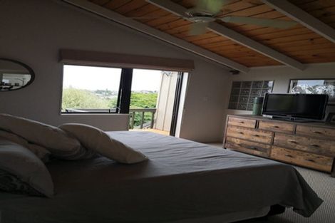 Photo of property in 2/8 Theodora Place, Mairangi Bay, Auckland, 0630