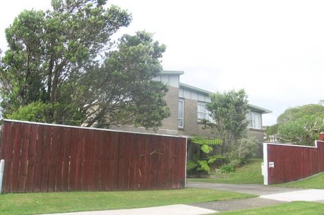 Photo of property in 140 Dowse Drive, Maungaraki, Lower Hutt, 5010