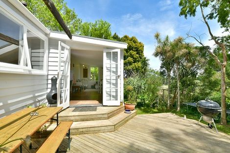 Photo of property in 27 Kowhai Street, Helensville, 0800