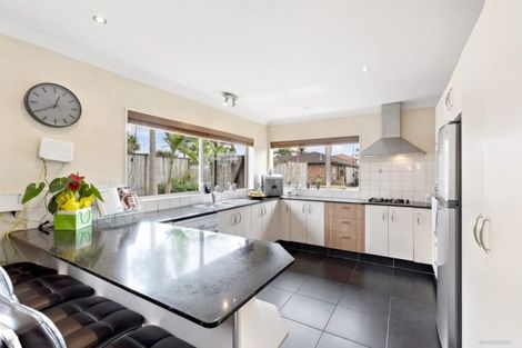 Photo of property in 19 Walter Haddrell Crescent, Flat Bush, Auckland, 2016