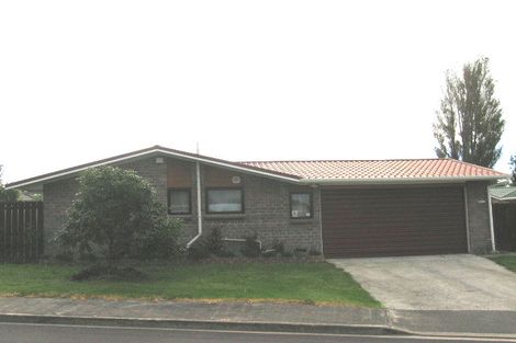 Photo of property in 2 Muriel Place, Ranui, Auckland, 0612