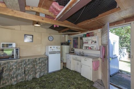 Photo of property in 44 Freyberg Crescent, Waikanae Beach, Waikanae, 5036