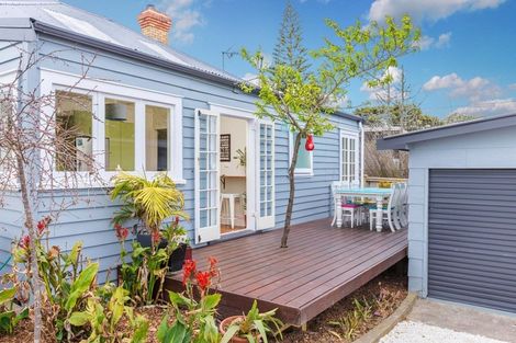 Photo of property in 25 Balmain Road, Birkenhead, Auckland, 0626