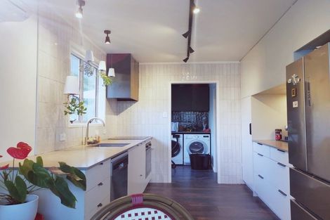 Photo of property in 1/21 Kerria Place, Sunnynook, Auckland, 0620