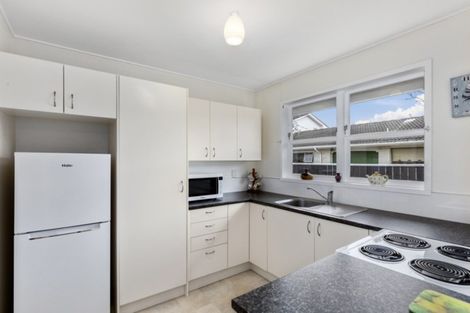 Photo of property in 2/53 Ludlam Crescent, Woburn, Lower Hutt, 5010