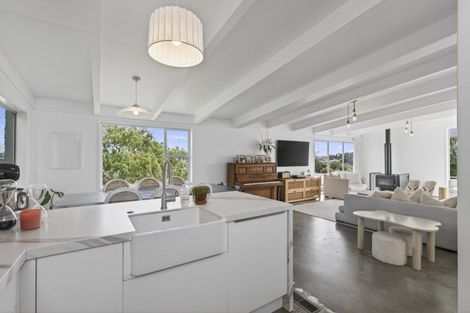 Photo of property in 25 Nevada Drive, Merrilands, New Plymouth, 4312