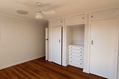 Photo of property in 61 Larnoch Road, Henderson, Auckland, 0610