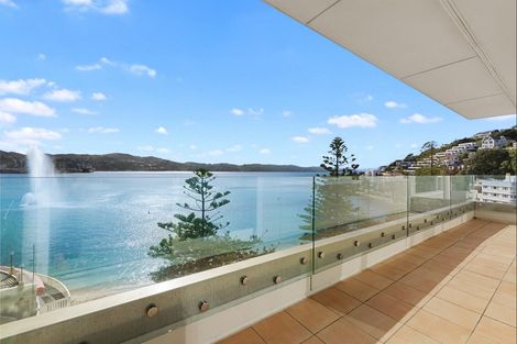 Photo of property in Oriana Apartments, 248 Oriental Parade, Oriental Bay, Wellington, 6011