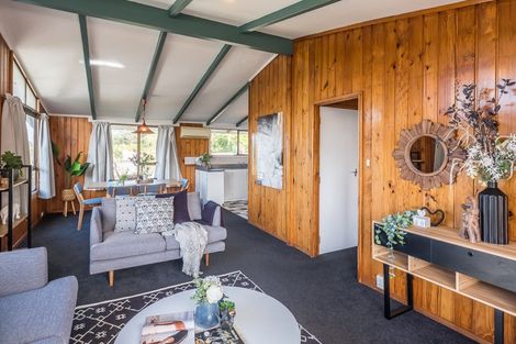 Photo of property in 117 Newlands Road, Newlands, Wellington, 6037