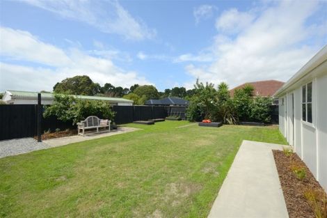 Photo of property in 96 Bickerton Street, Wainoni, Christchurch, 8061