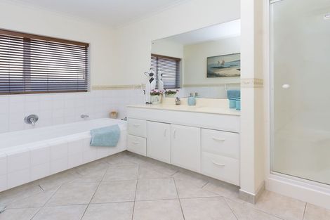Photo of property in 1/1 Amberwood Drive, Northpark, Auckland, 2013