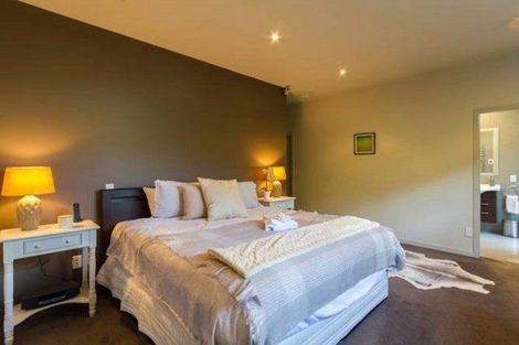 Photo of property in 25 Redfern Terrace, Arthurs Point, Queenstown, 9371