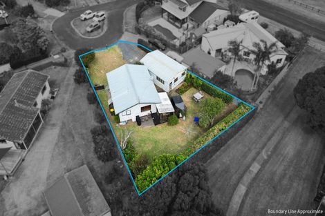 Photo of property in 3 Hosking Place, Clarks Beach, 2122