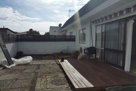 Photo of property in 2/16 Waimai Avenue, Weymouth, Auckland, 2103