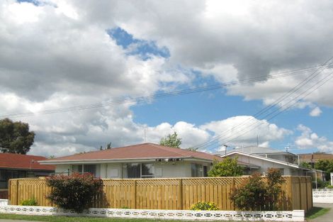 Photo of property in 2/12 North Avon Road, Richmond, Christchurch, 8013