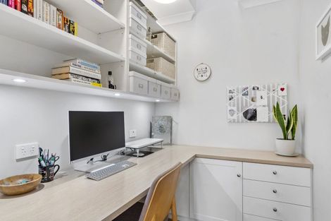 Photo of property in 2 Glen Bridge Lane, Harewood, Christchurch, 8051