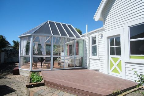 Photo of property in 133 Somerfield Street, Somerfield, Christchurch, 8024