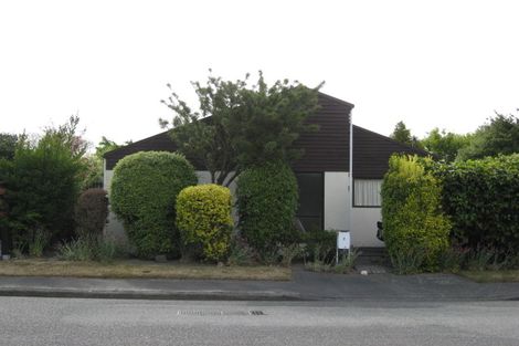 Photo of property in 7 Glenharrow Avenue Avonhead Christchurch City