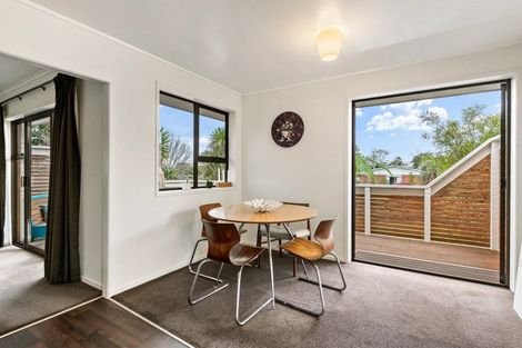 Photo of property in 2/6 Annette Avenue, Te Atatu South, Auckland, 0610