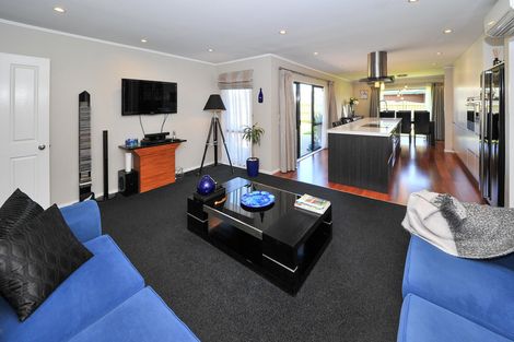 Photo of property in 3 Glenross Drive, Wattle Downs, Auckland, 2103