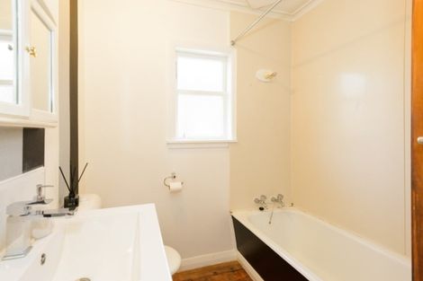 Photo of property in 43 Birmingham Street, Takaro, Palmerston North, 4412