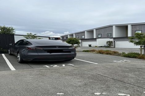 Photo of property in 12/1 Genevieve Lane, Hobsonville, Auckland, 0616