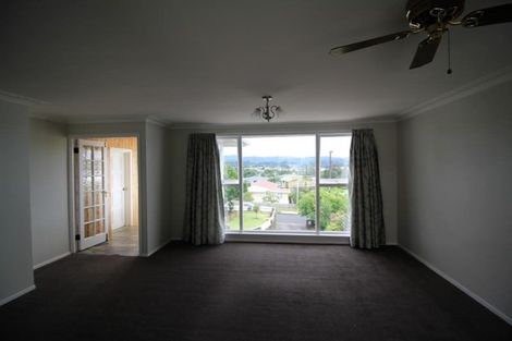 Photo of property in 1 Gaede Terrace, Sunnyvale, Auckland, 0612
