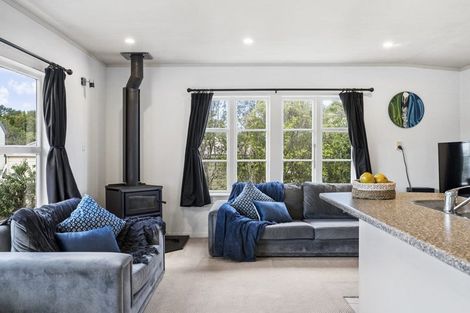 Photo of property in 2/103 Vipond Road, Stanmore Bay, Whangaparaoa, 0932