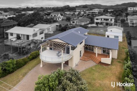 Photo of property in 70 Bway Road, Waihi Beach, 3611