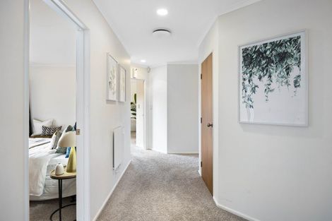 Photo of property in 17d Kinross Drive, Merrilands, New Plymouth, 4312