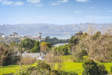 Photo of property in 28 Holmes Drive South, Massey, Auckland, 0614