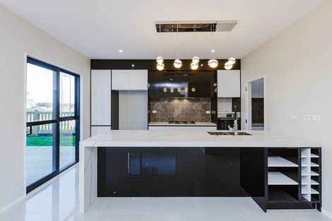 Photo of property in 1 Whata Street, Clarks Beach, 2122