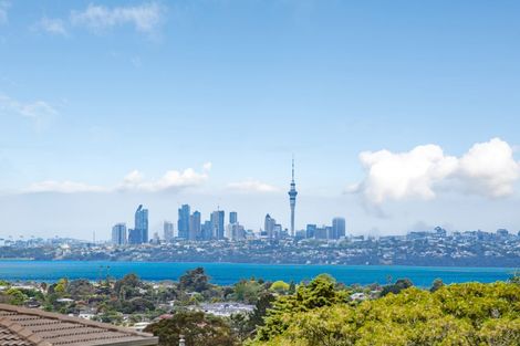 Photo of property in 5 Tatyana Place, Massey, Auckland, 0614